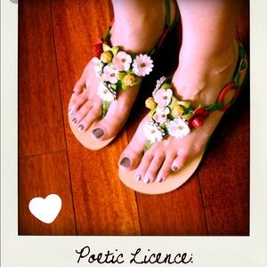 NWOT Leather flower sandal